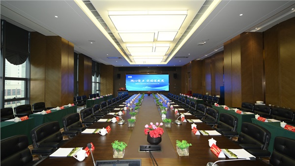  凝心聚力，突圍謀發(fā)展